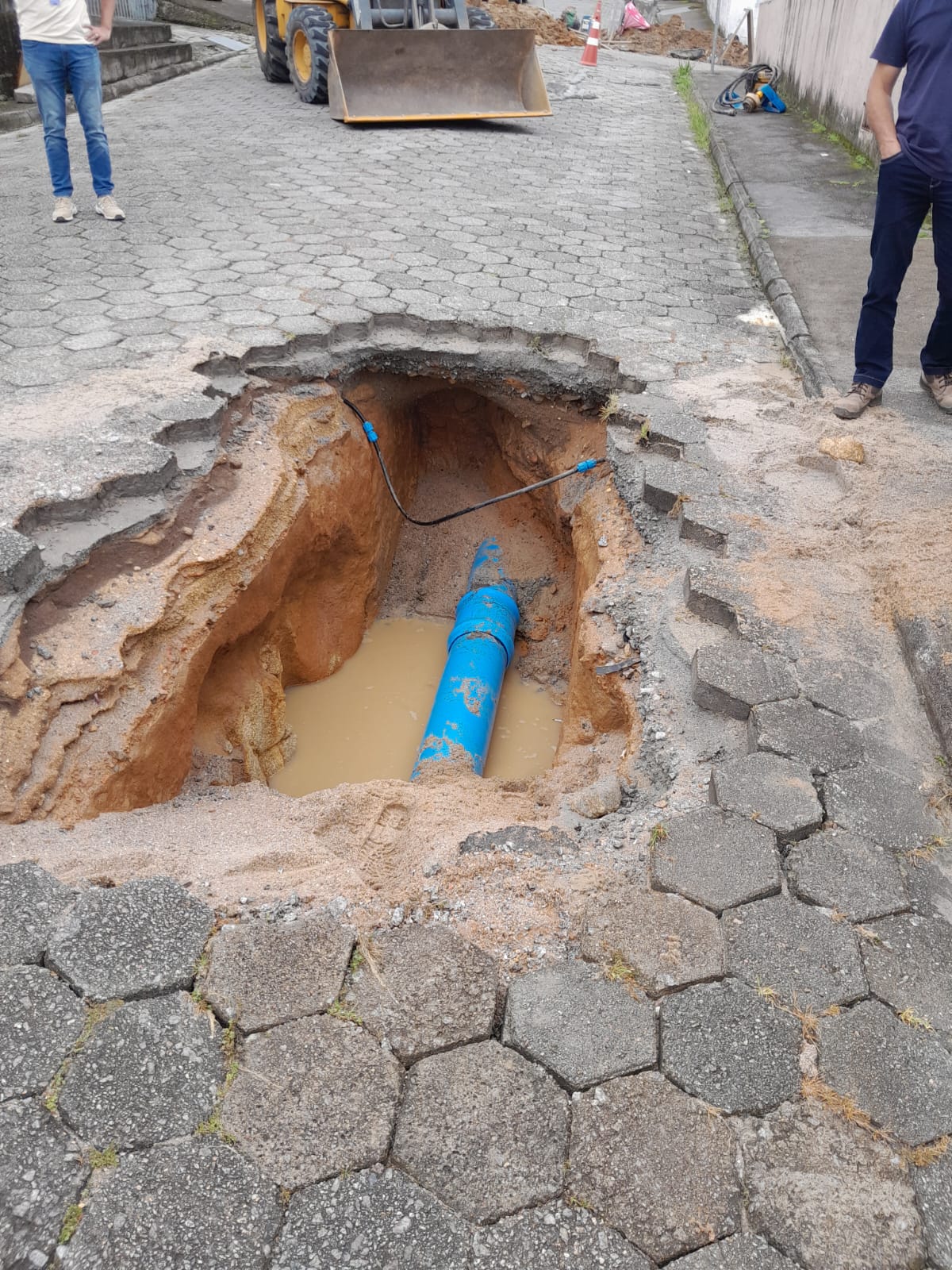 Águas de Palhoça informa: rompimento de rede afeta abastecimento em três bairros nesta terça-feira, dia 3 de dezembro